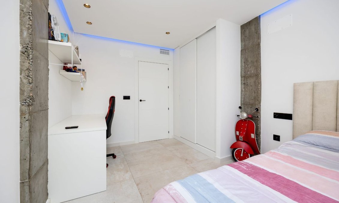 Revânzare - Vilă -
Torrevieja - Costa Blanca