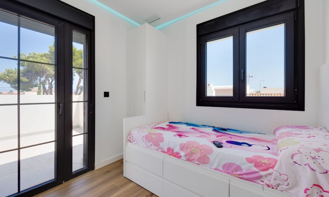 Revânzare - Vilă -
Torrevieja - Costa Blanca