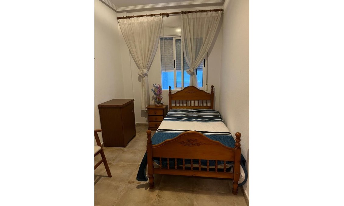 Revânzare - Apartament -
Almoradí - Centro Urbano 2