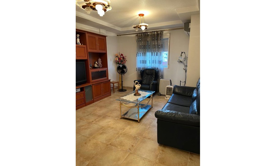 Revânzare - Apartament -
Almoradí - Centro Urbano 2