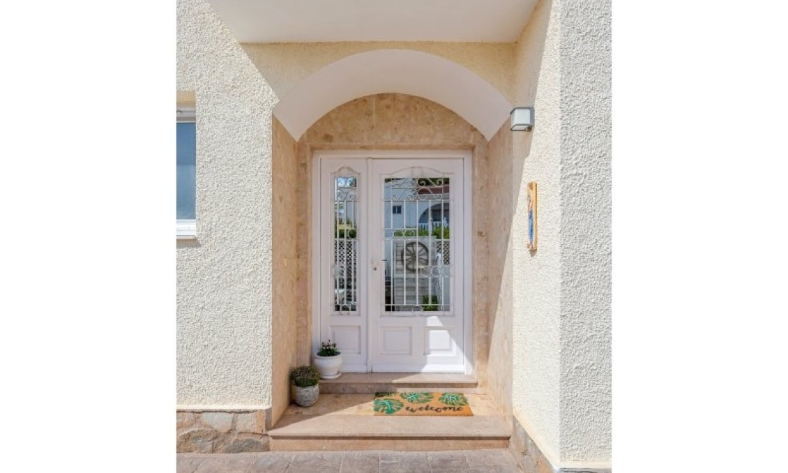 Resale - Villa -
Rojales - Ciudad Quesada