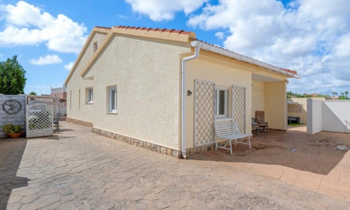 Resale - Villa -
Rojales - Ciudad Quesada