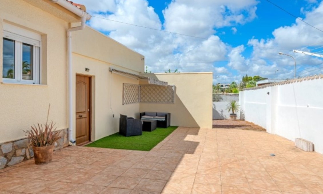 Resale - Villa -
Rojales - Ciudad Quesada