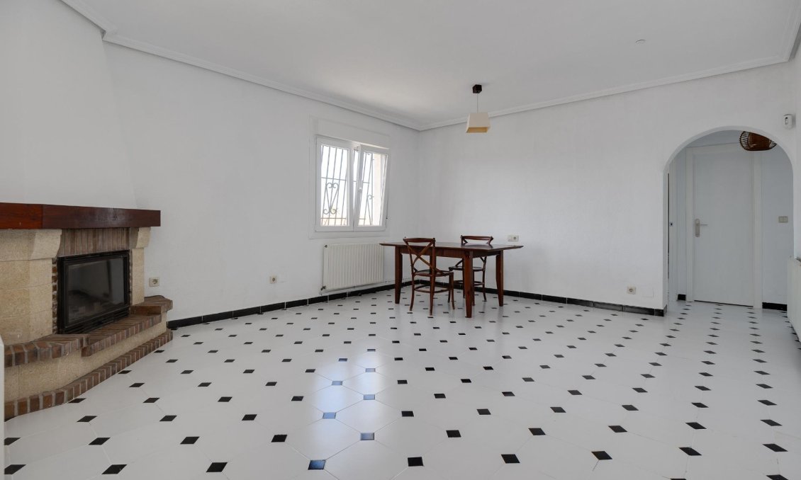 Segunda mano - Villa -
Torrevieja - La Siesta - El Salado - Torreta