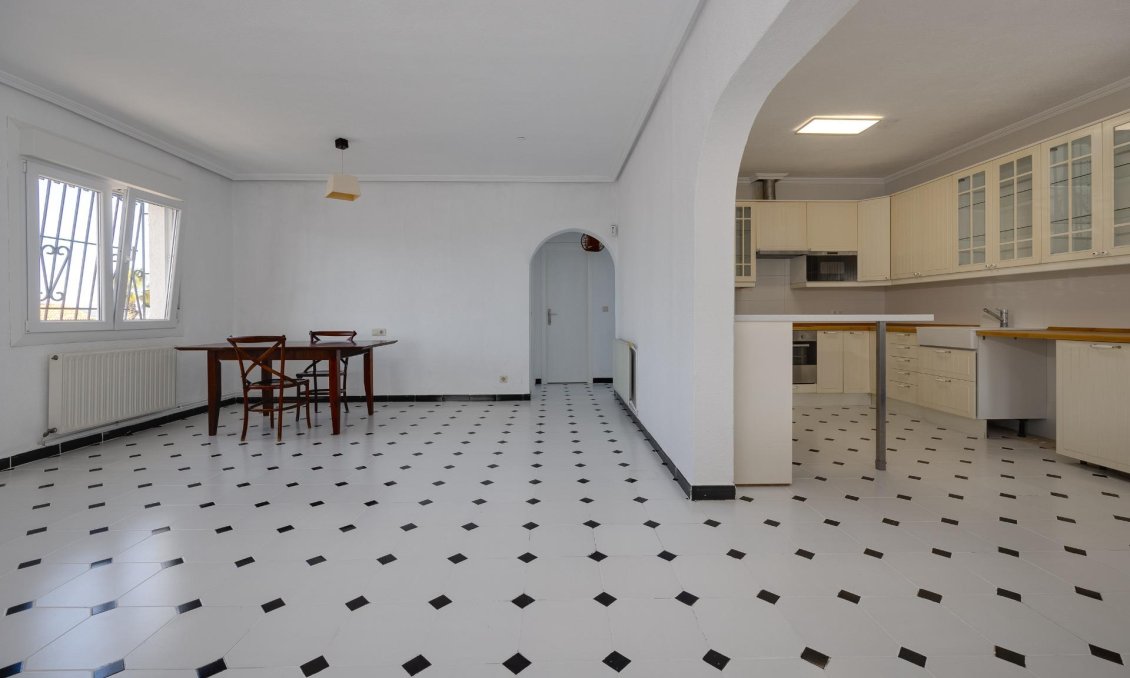 Segunda mano - Villa -
Torrevieja - La Siesta - El Salado - Torreta