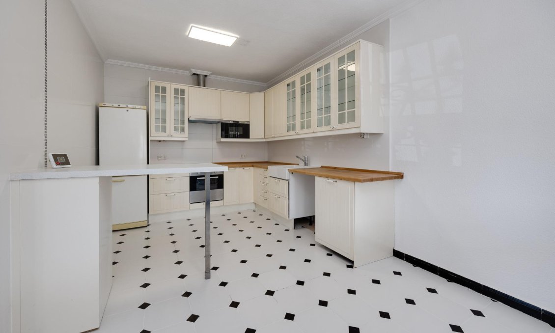 Segunda mano - Villa -
Torrevieja - La Siesta - El Salado - Torreta