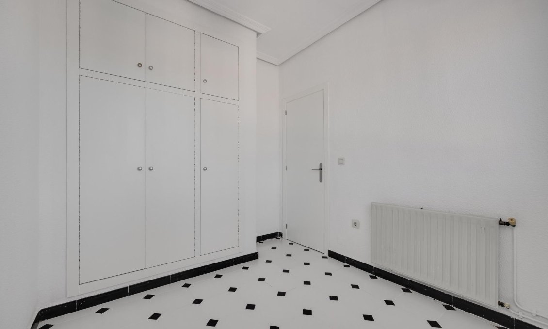 Segunda mano - Villa -
Torrevieja - La Siesta - El Salado - Torreta