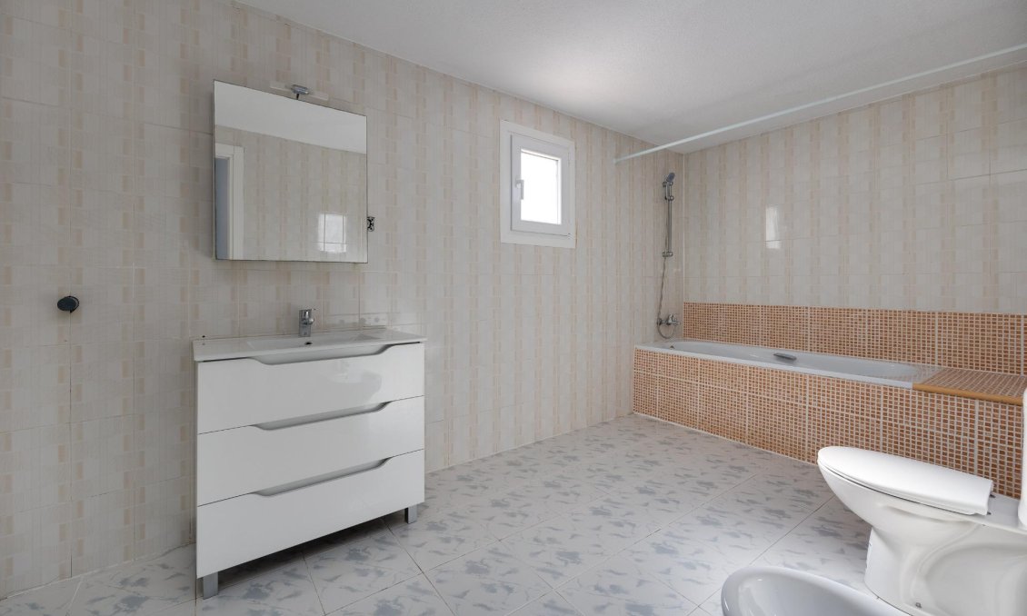 Segunda mano - Villa -
Torrevieja - La Siesta - El Salado - Torreta