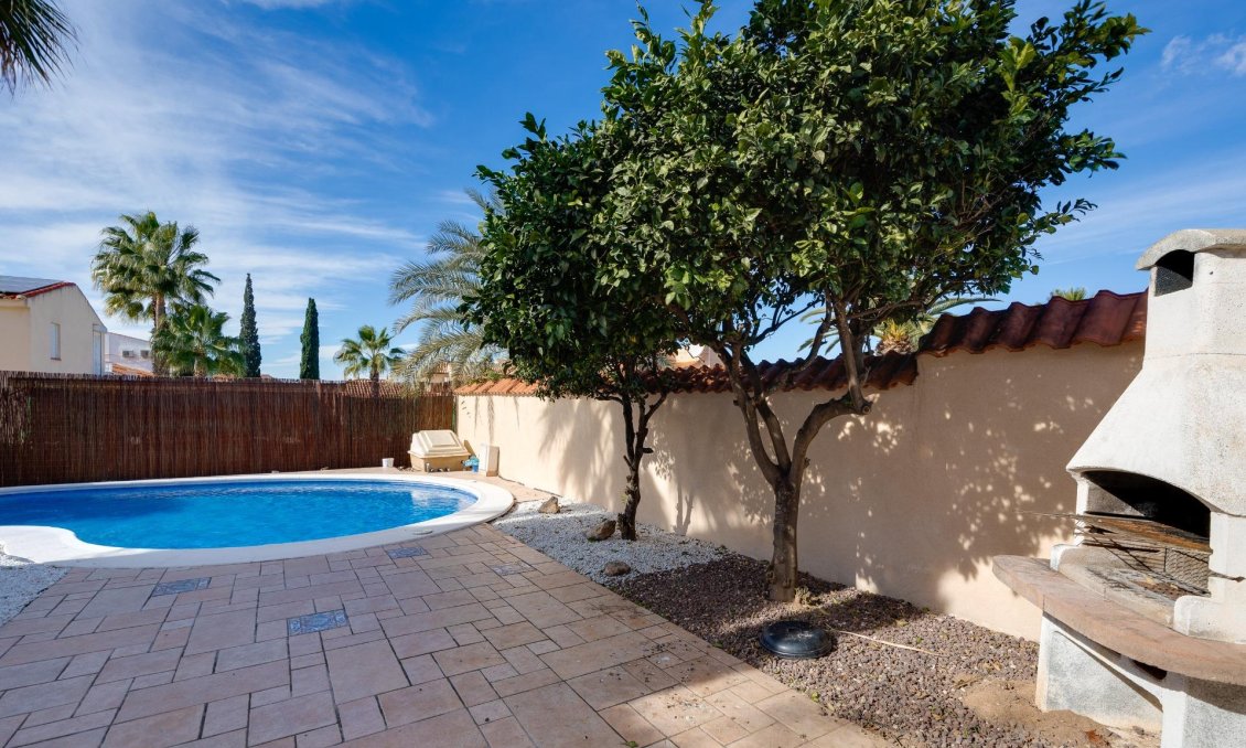 Segunda mano - Villa -
Torrevieja - La Siesta - El Salado - Torreta