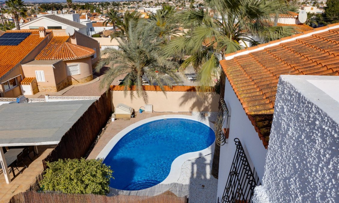 Segunda mano - Villa -
Torrevieja - La Siesta - El Salado - Torreta