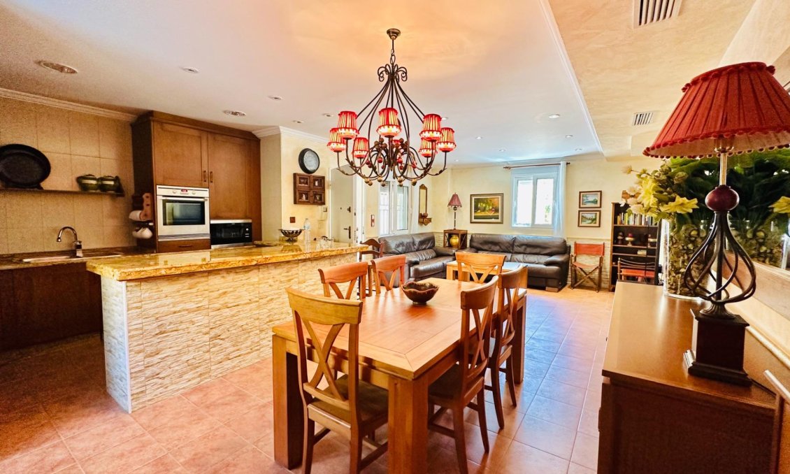 Revente - Villa -
Orihuela - Urb. Montepinar