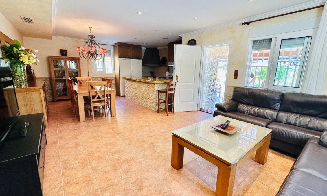 Revente - Villa -
Orihuela - Urb. Montepinar