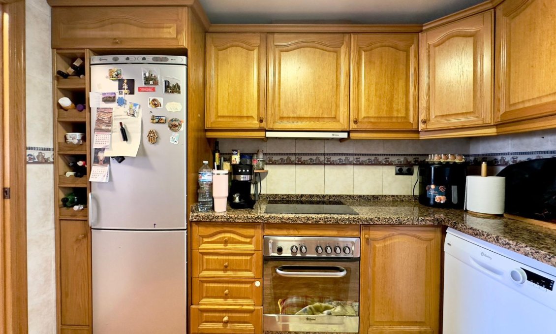 Revânzare - Apartament -
Torrevieja