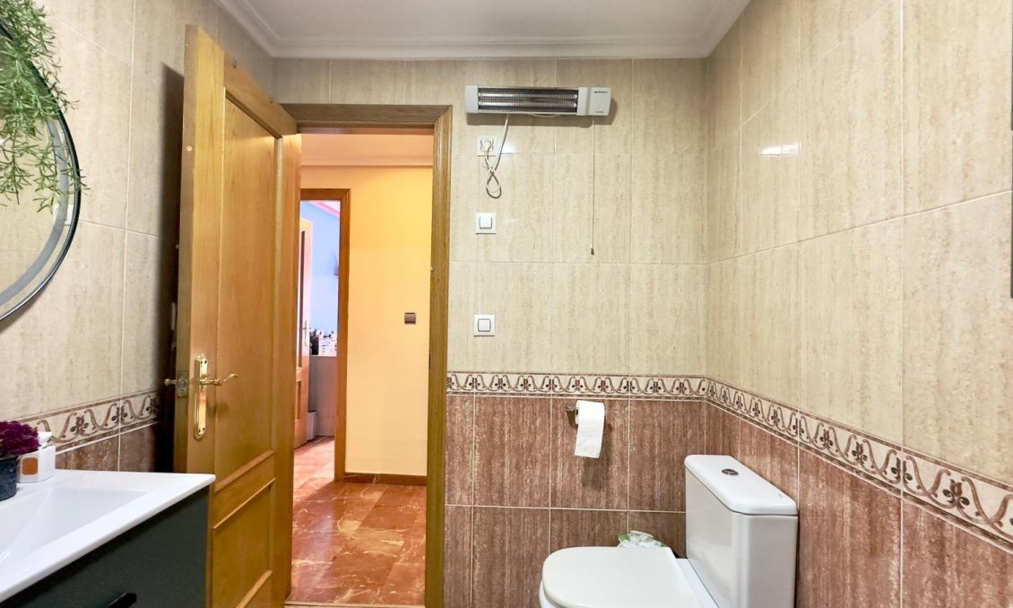 Revânzare - Apartament -
Torrevieja