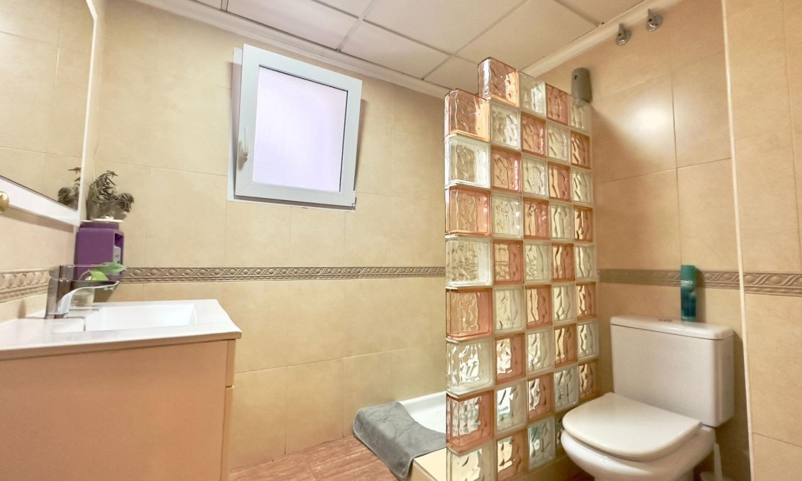 Revânzare - Apartament -
Torrevieja