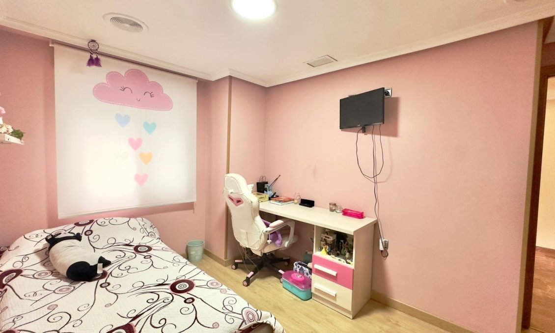 Revânzare - Apartament -
Torrevieja