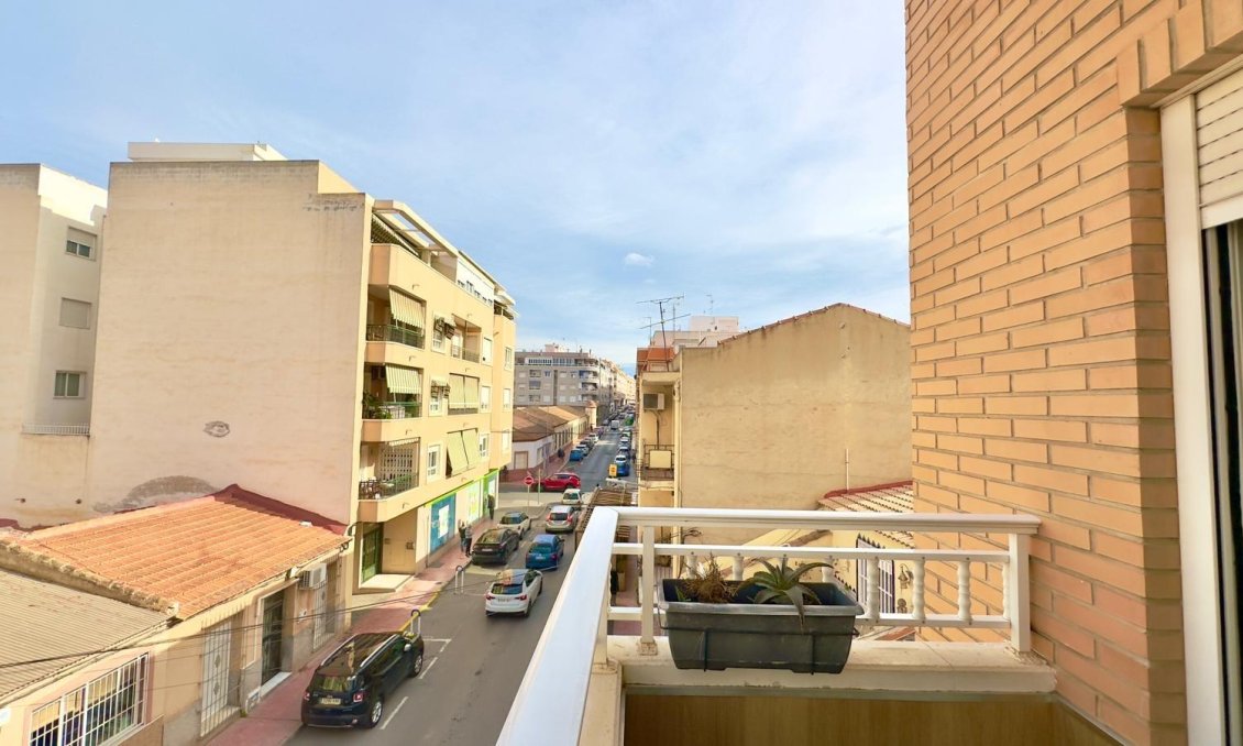 Revânzare - Apartament -
Torrevieja