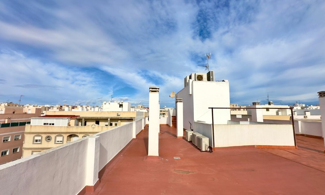 Revânzare - Apartament -
Torrevieja