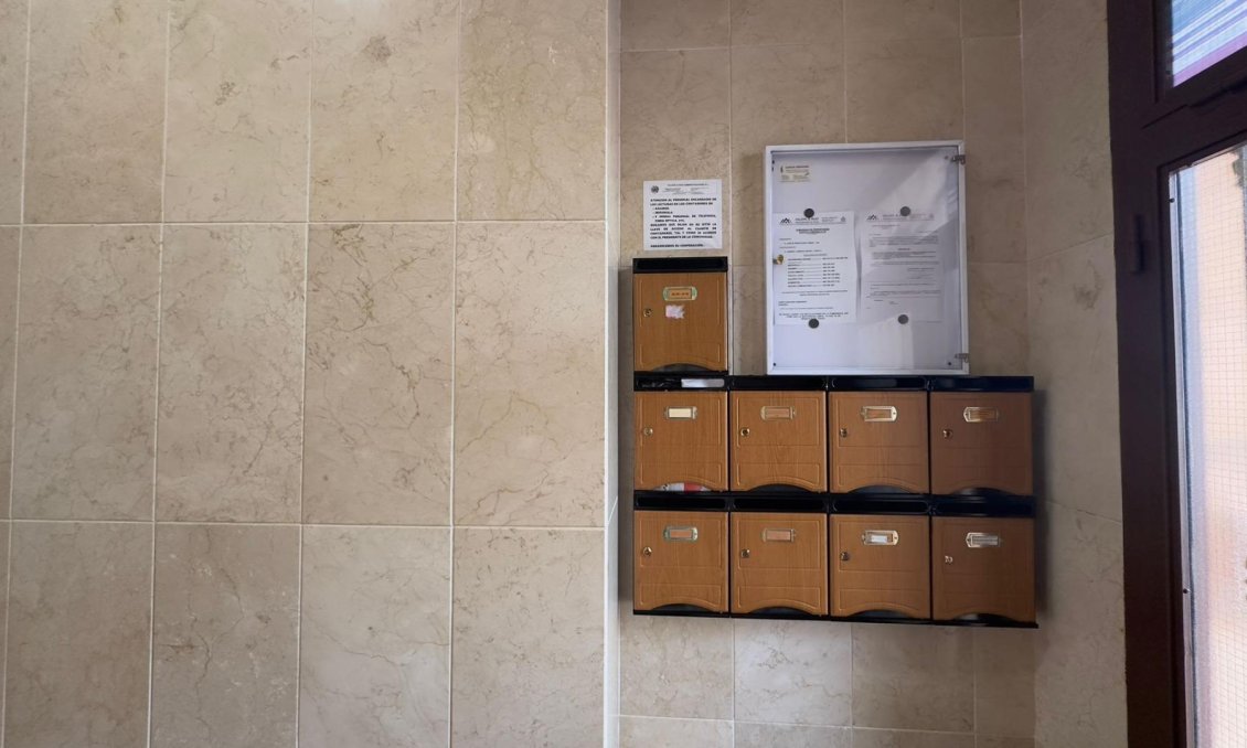 Revânzare - Apartament -
Torrevieja