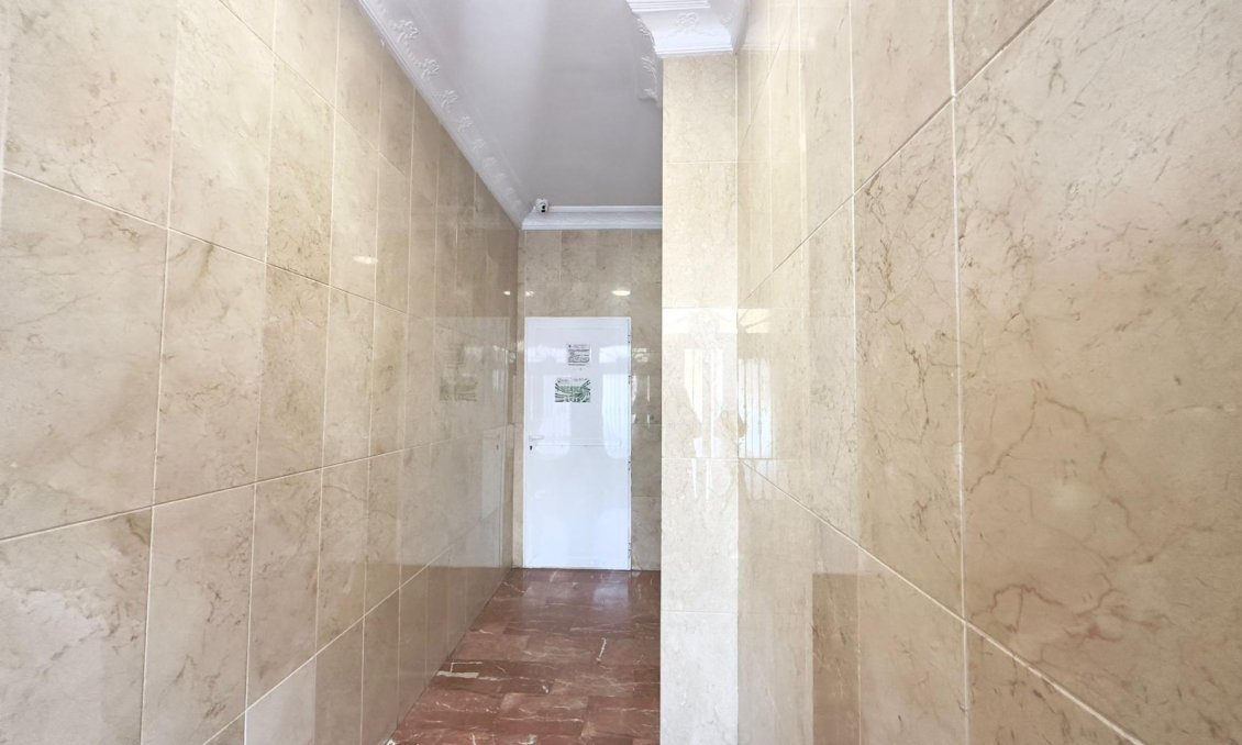 Revânzare - Apartament -
Torrevieja