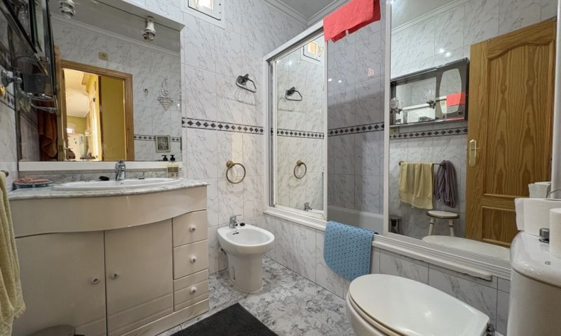 Wiederverkauf - Wohnung -
Torrevieja - Costa Blanca