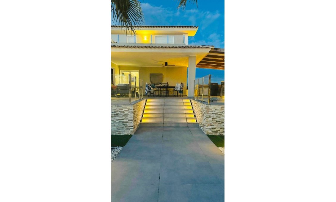 Revente - Villa -
Alfas del Pí - Costa Blanca