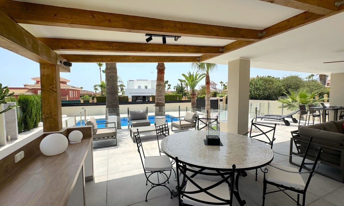 Revente - Villa -
Alfas del Pí - Costa Blanca