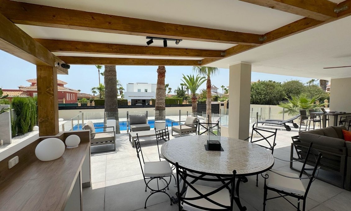 Revente - Villa -
Alfas del Pí - Costa Blanca