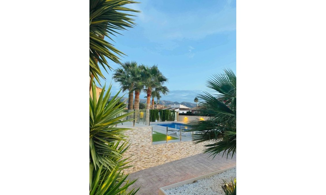 Revente - Villa -
Alfas del Pí - Costa Blanca