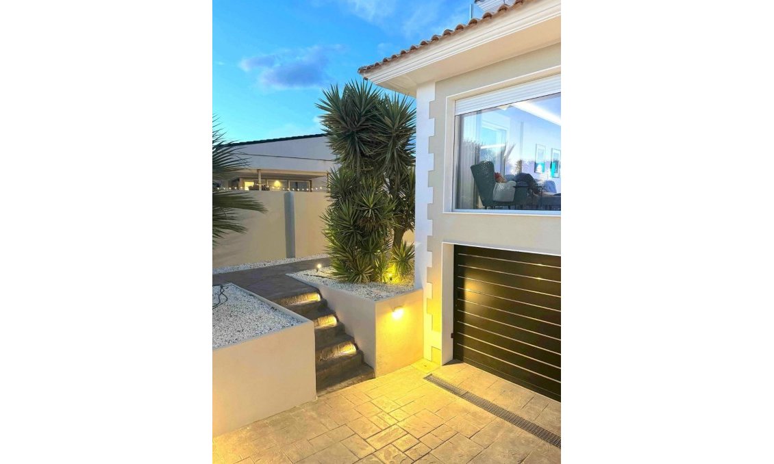 Revente - Villa -
Alfas del Pí - Costa Blanca