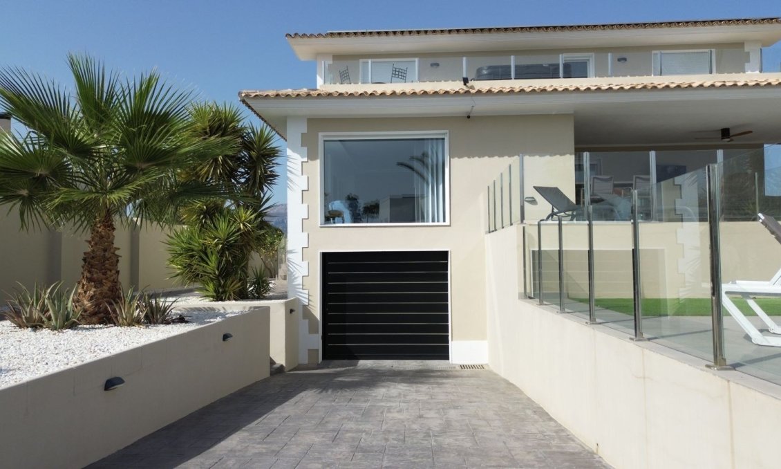 Revente - Villa -
Alfas del Pí - Costa Blanca