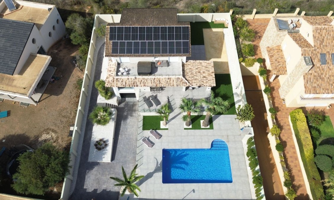 Revente - Villa -
Alfas del Pí - Costa Blanca