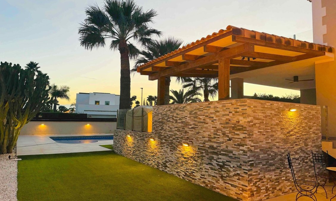 Revente - Villa -
Alfas del Pí - Costa Blanca