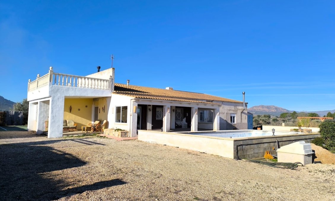 Wiederverkauf - Villa -
Villena - Inland