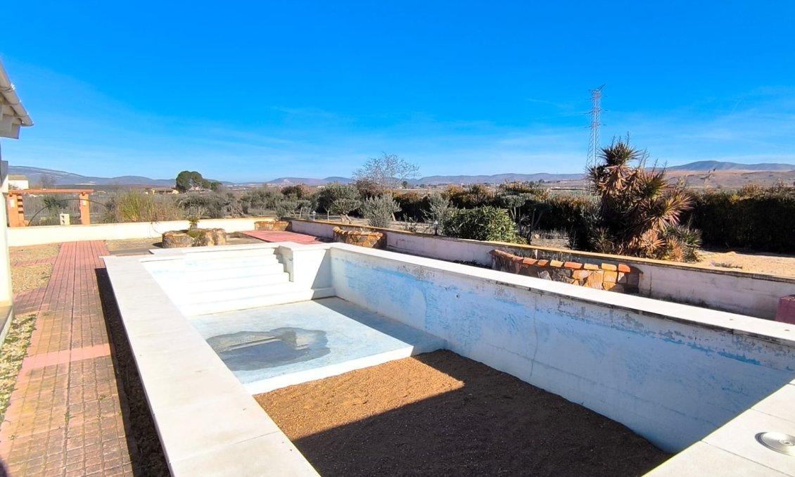 Wiederverkauf - Villa -
Villena - Inland