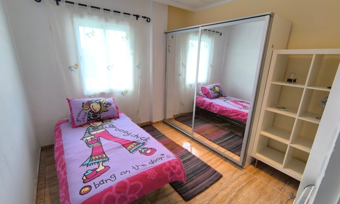 Wiederverkauf - Villa -
Villena - Inland