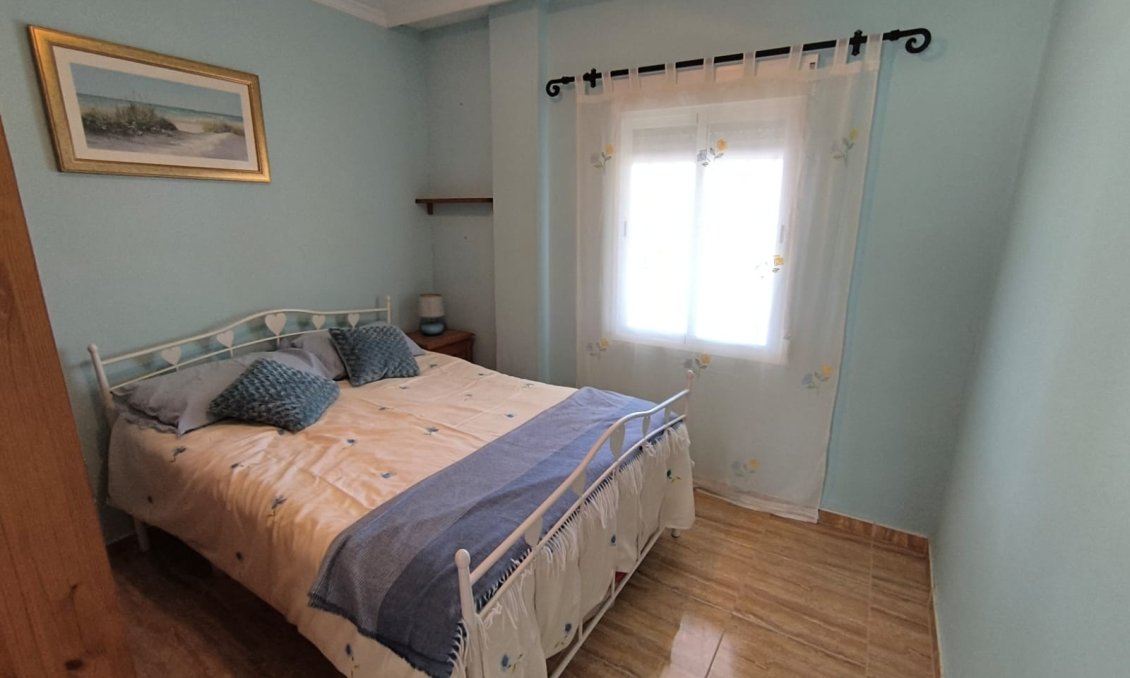 Wiederverkauf - Villa -
Villena - Inland