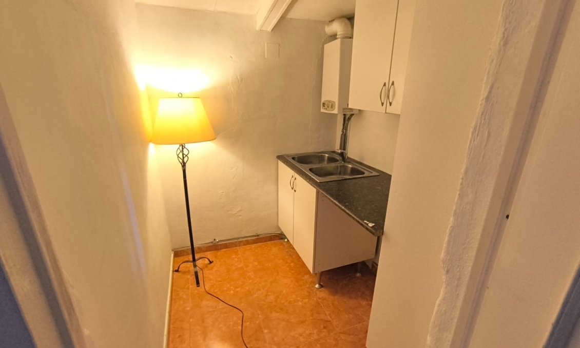 Wiederverkauf - Villa -
Villena - Inland