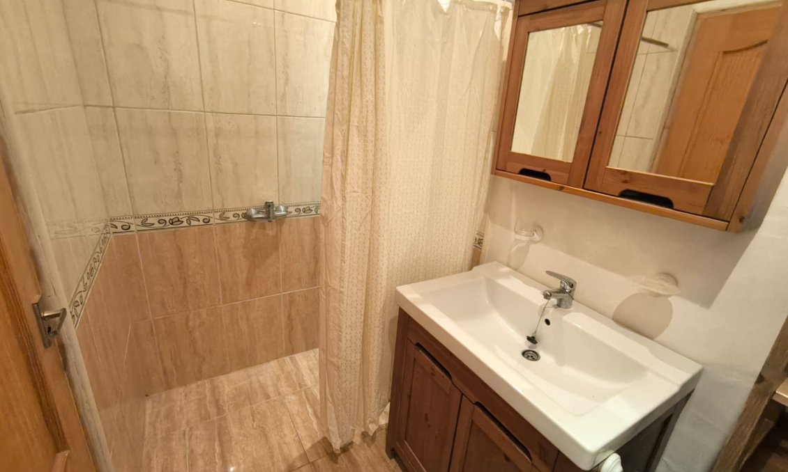 Wiederverkauf - Villa -
Villena - Inland