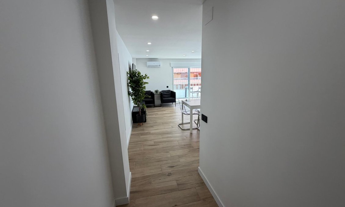 Revânzare - Apartament -
Torrevieja - Costa Blanca