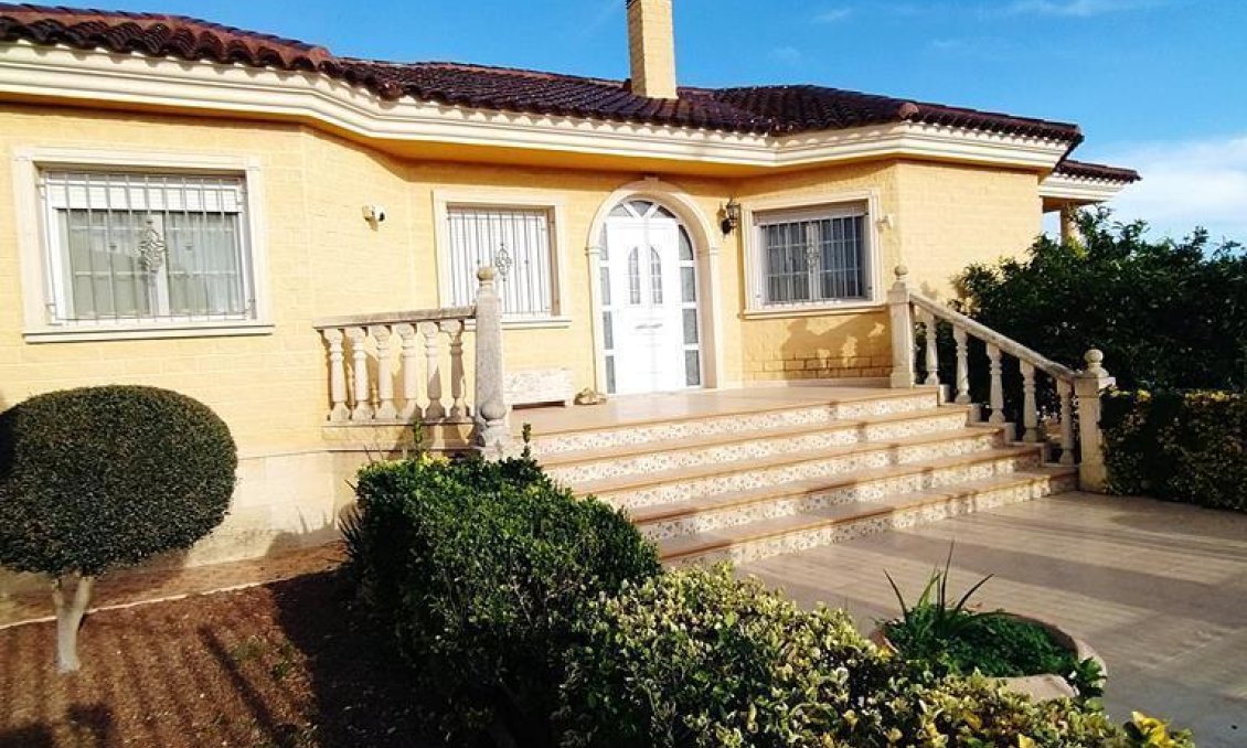 Wiederverkauf - Villa -
Orihuela - LOS DESEMPARADOS