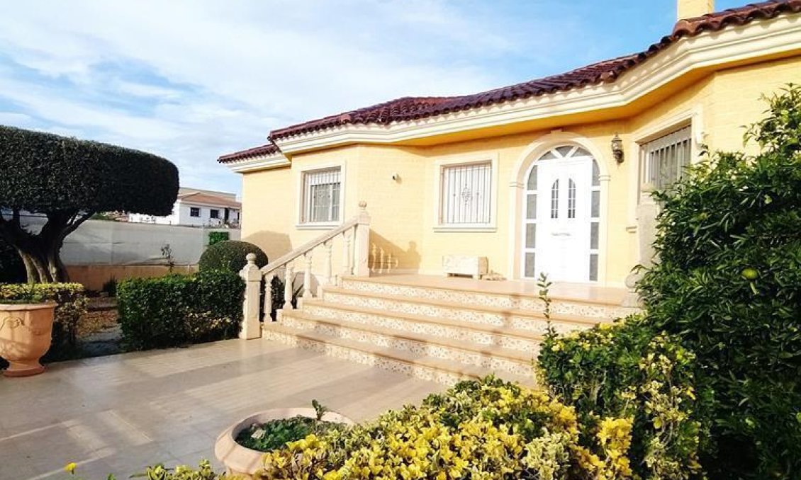 Wiederverkauf - Villa -
Orihuela - LOS DESEMPARADOS