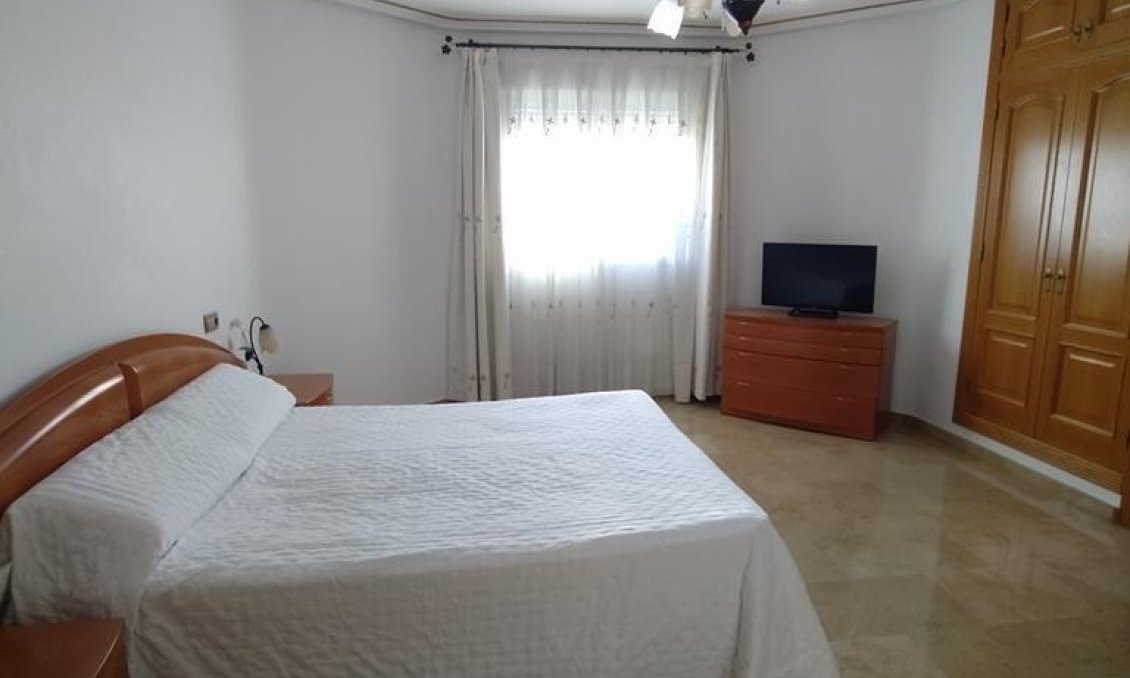 Wiederverkauf - Villa -
Orihuela - LOS DESEMPARADOS