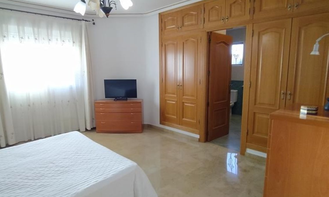 Wiederverkauf - Villa -
Orihuela - LOS DESEMPARADOS