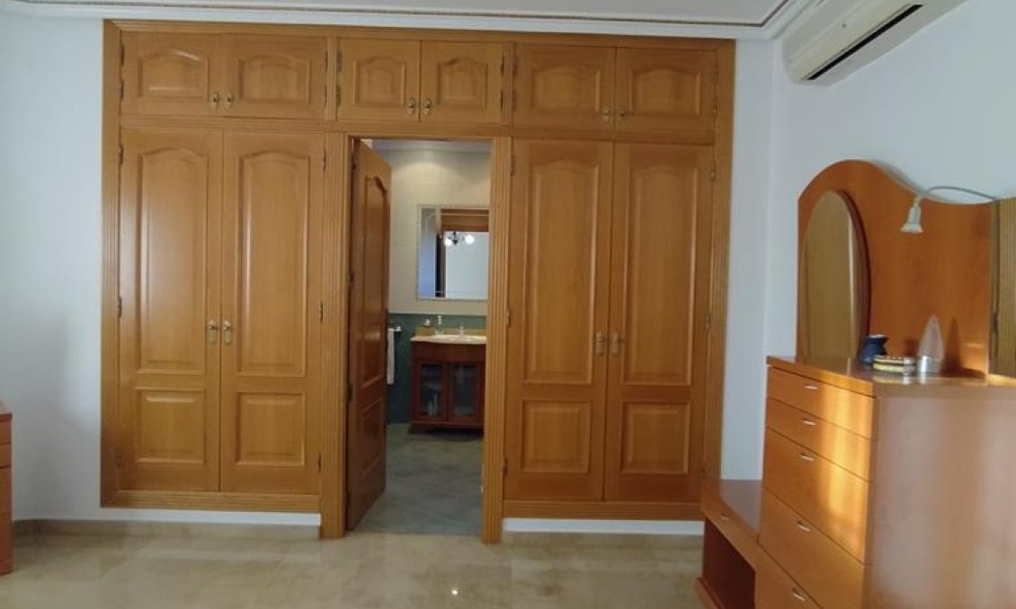 Wiederverkauf - Villa -
Orihuela - LOS DESEMPARADOS