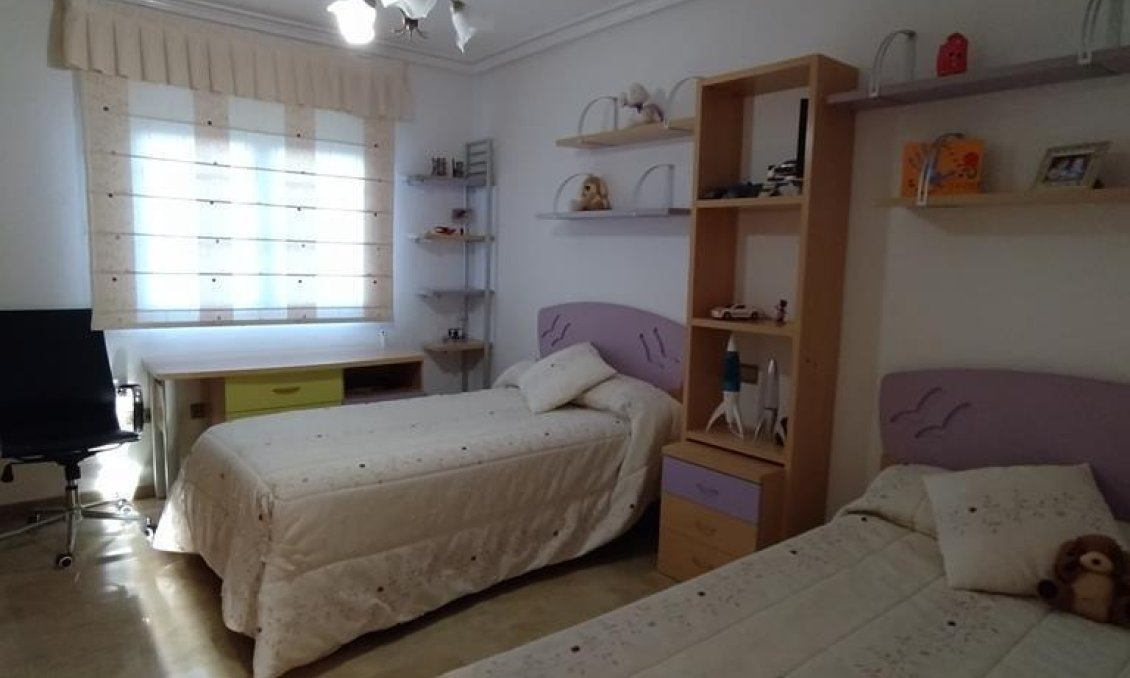 Wiederverkauf - Villa -
Orihuela - LOS DESEMPARADOS