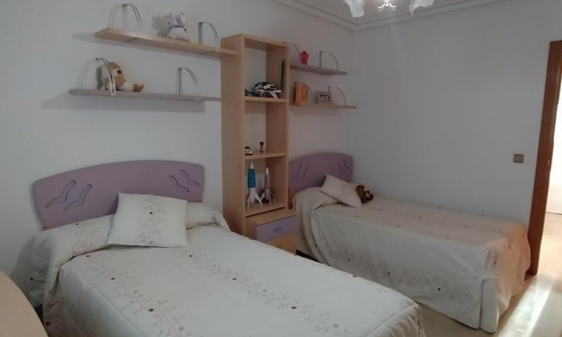 Wiederverkauf - Villa -
Orihuela - LOS DESEMPARADOS