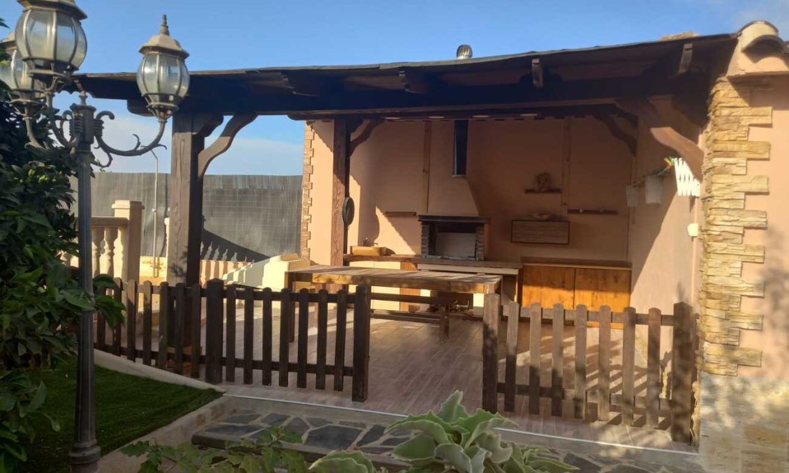 Wiederverkauf - Villa -
Orihuela - LOS DESEMPARADOS