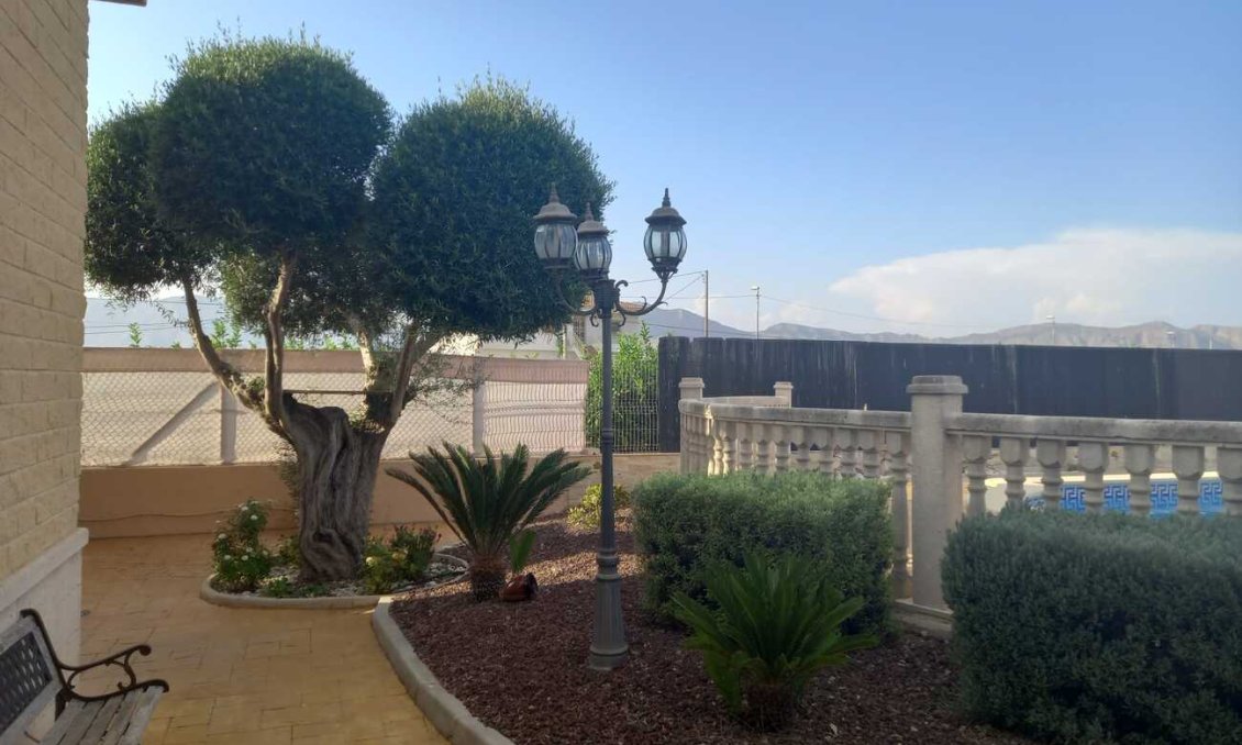 Wiederverkauf - Villa -
Orihuela - LOS DESEMPARADOS