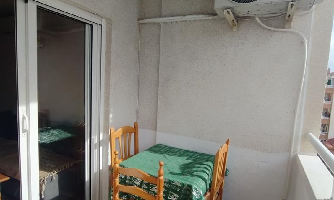 Wiederverkauf - Wohnung -
Torrevieja - CASCO URBANO